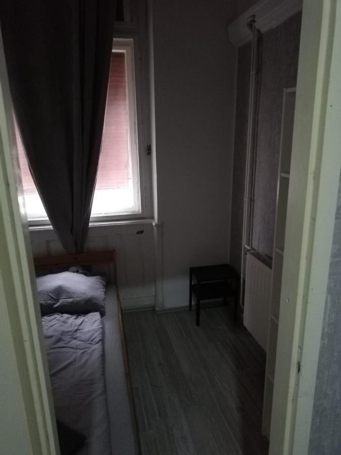 Downtown 4 Bedroom Apartment With Balcony On Szell K Street Szombathely Kültér fotó